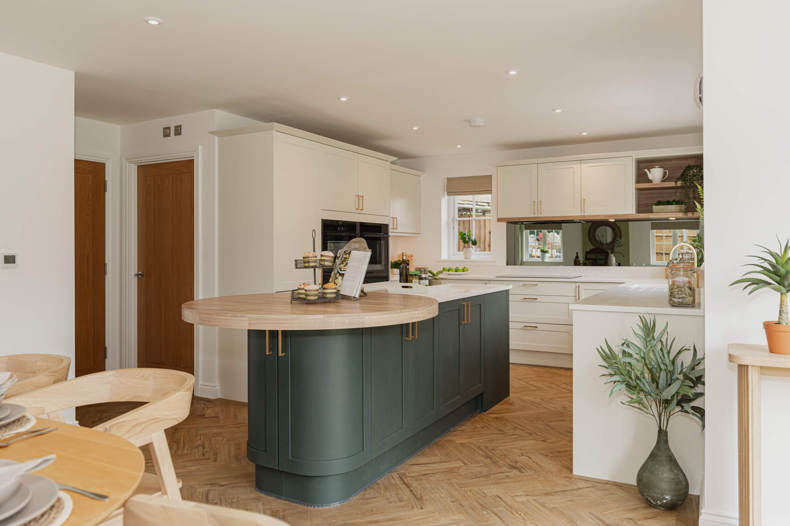 roundwell-park-bearsted-internal-11