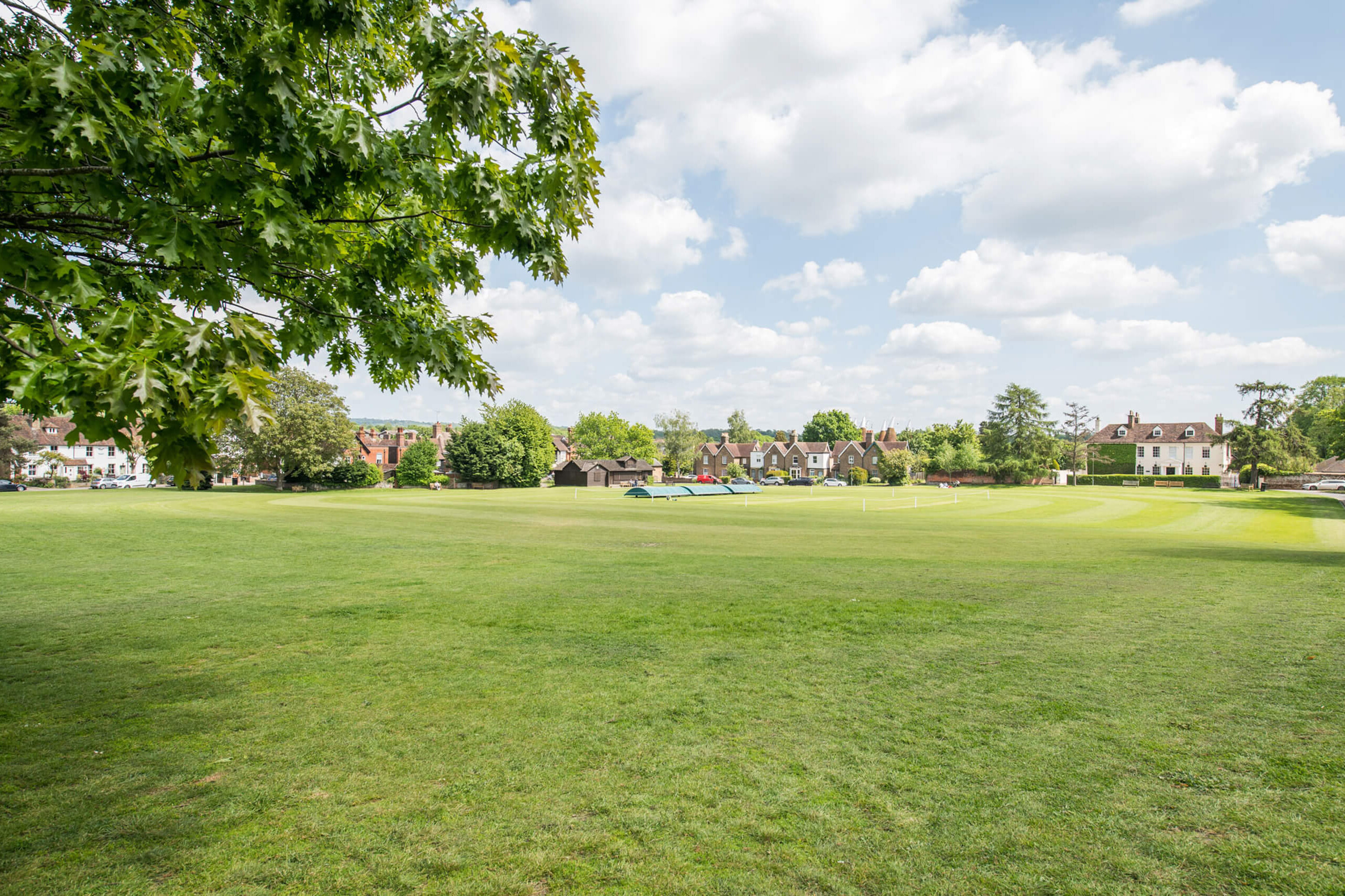 roundwell-park-bearsted-tranquil-retreat-2